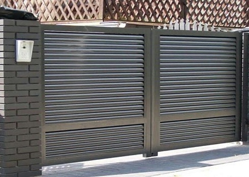 Распашные ворота жалюзи с типом заполнения Люкс 2500х1800 мм  в  Анапа! по низким ценам